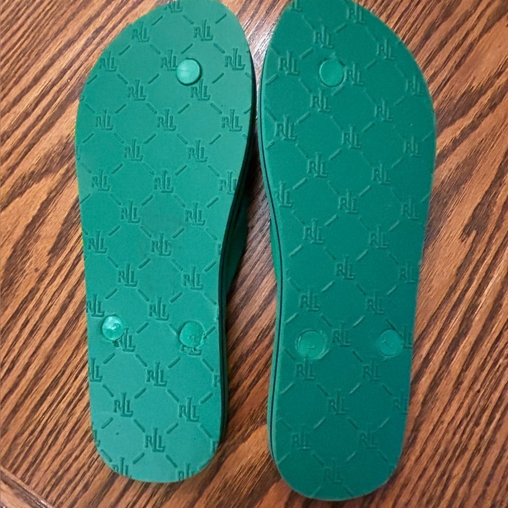 Lauren Ralph Lauren Green Flip Flop Sandals Size 7-8 NWOT - Picture 7 of 9